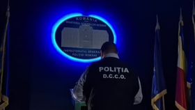 VIDEO  O fraudă de proporții a avut loc la bancomatele din București și Giurgiu. Bani falsificați au fost scoși fără a fi depistați de ATM-uri